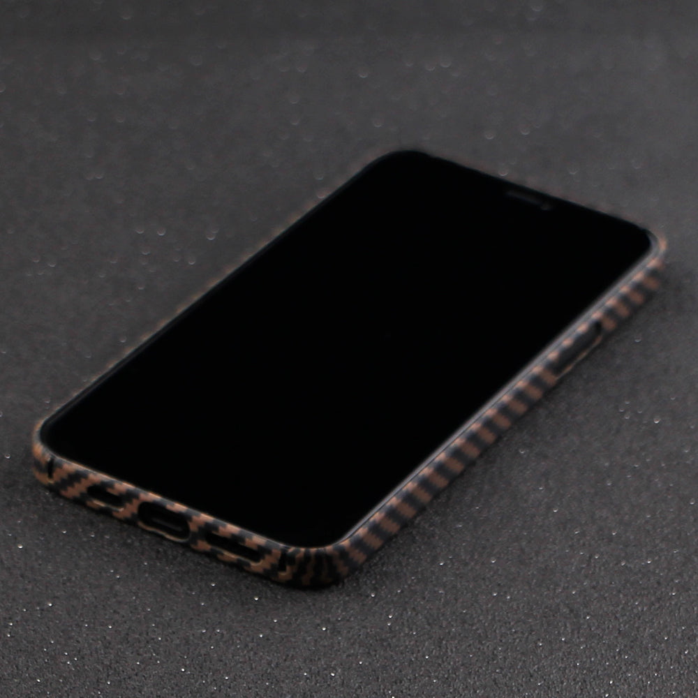 Protective Cover for iPhone 12 6.1 inch Fall Proof Precise Cutout Carbon Fiber Texture Aramid Fiber Back Case - Black Gold Protective Cover for iPhone 12 6.1 inch Fall Proof Precise Cutout Carbon Fiber Texture Aramid Fiber Back Case - Black Gold